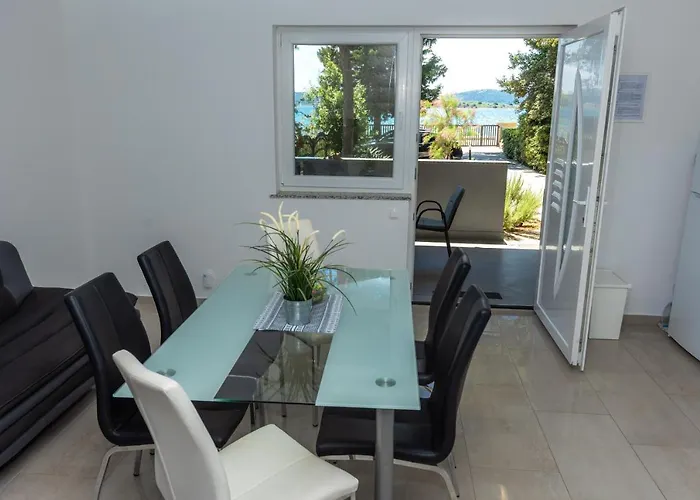 Sea Sound Apartments Rea