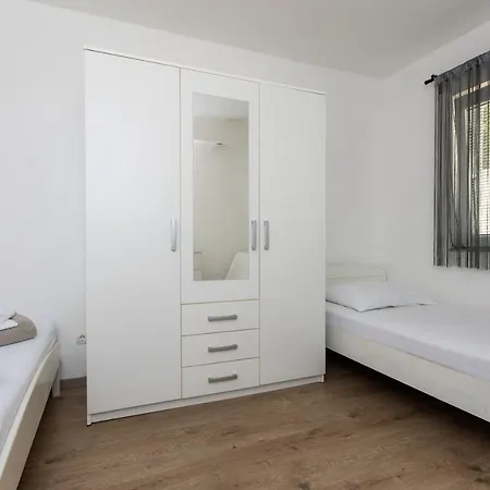 Sea Sound Apartments Rea Sveti Filip i Jakov Exterior photo