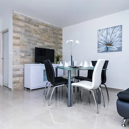 Sea Sound Apartments Rea Sveti Filip i Jakov Exterior photo