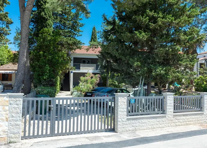 Sea Sound Apartments Rea