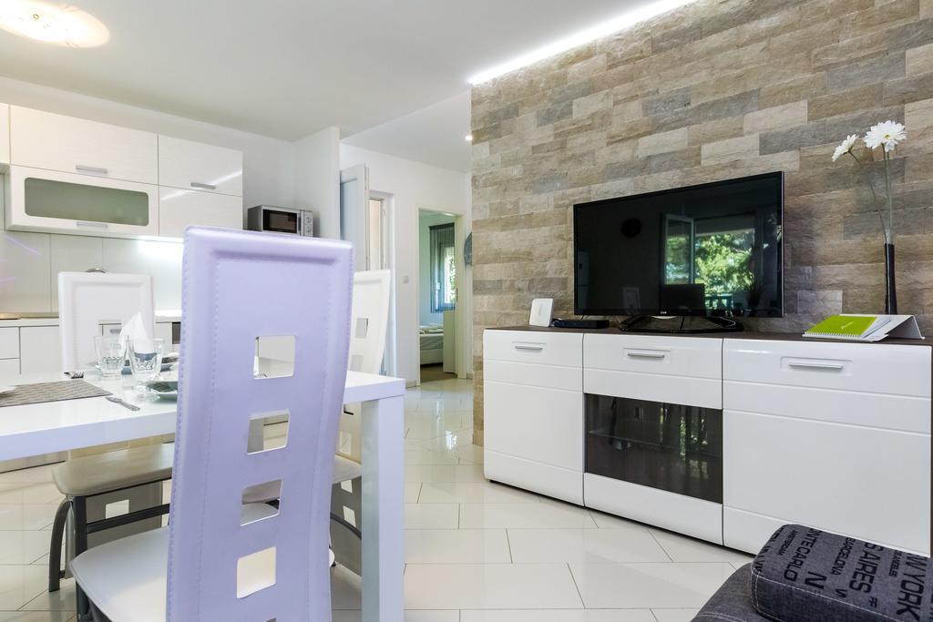 Apartment Sea Sound Rea