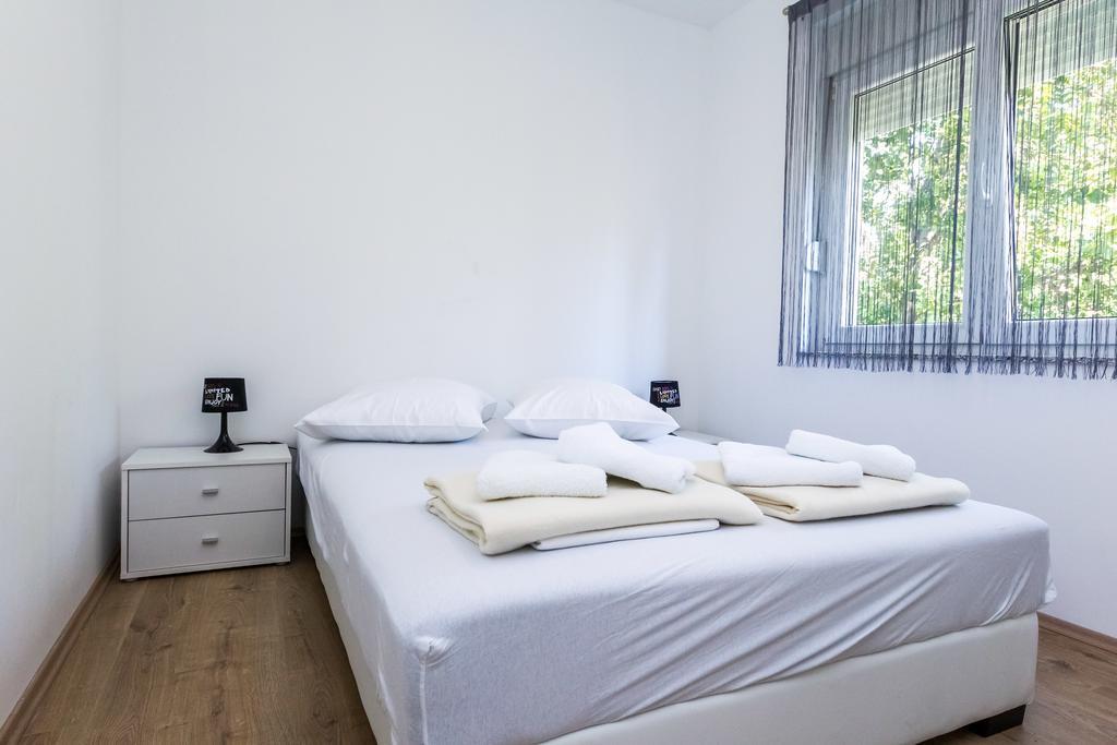 Apartment Sea Sound Rea Sveti Filip i Jakov